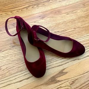 Women’s Gap Velvet Flats with Ankle Straps Sz 10